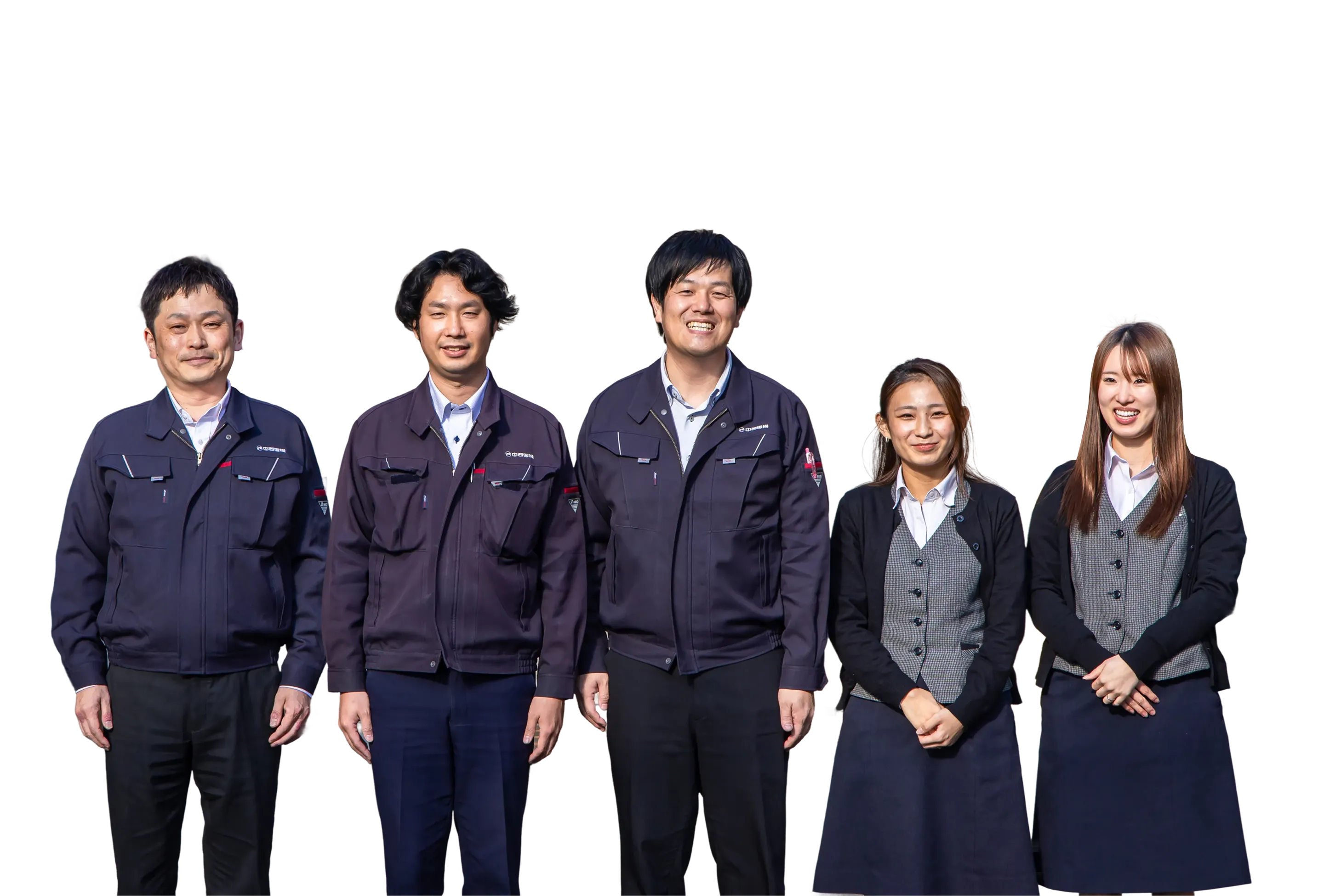 笑顔で並んでいる6名の社員